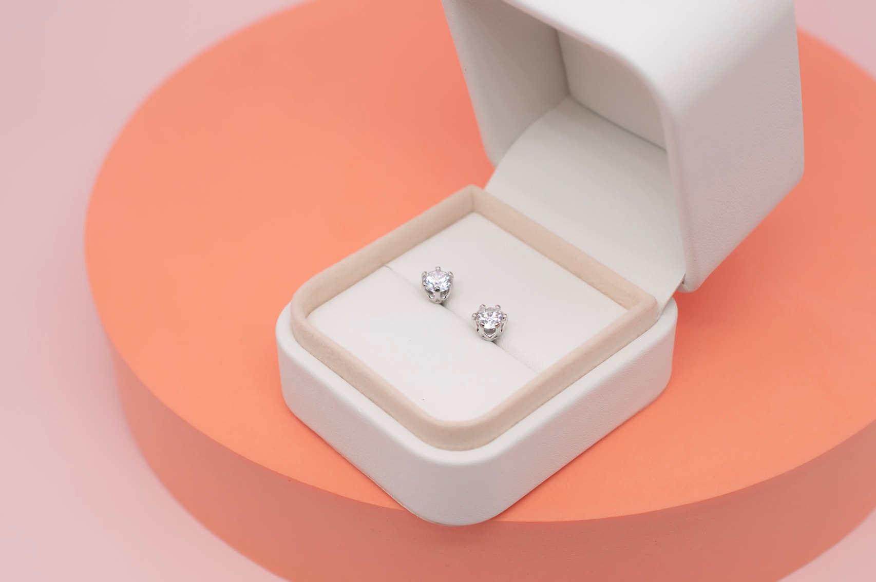 Take the stress out of the buying process. We pick the best diamonds that the eye can see